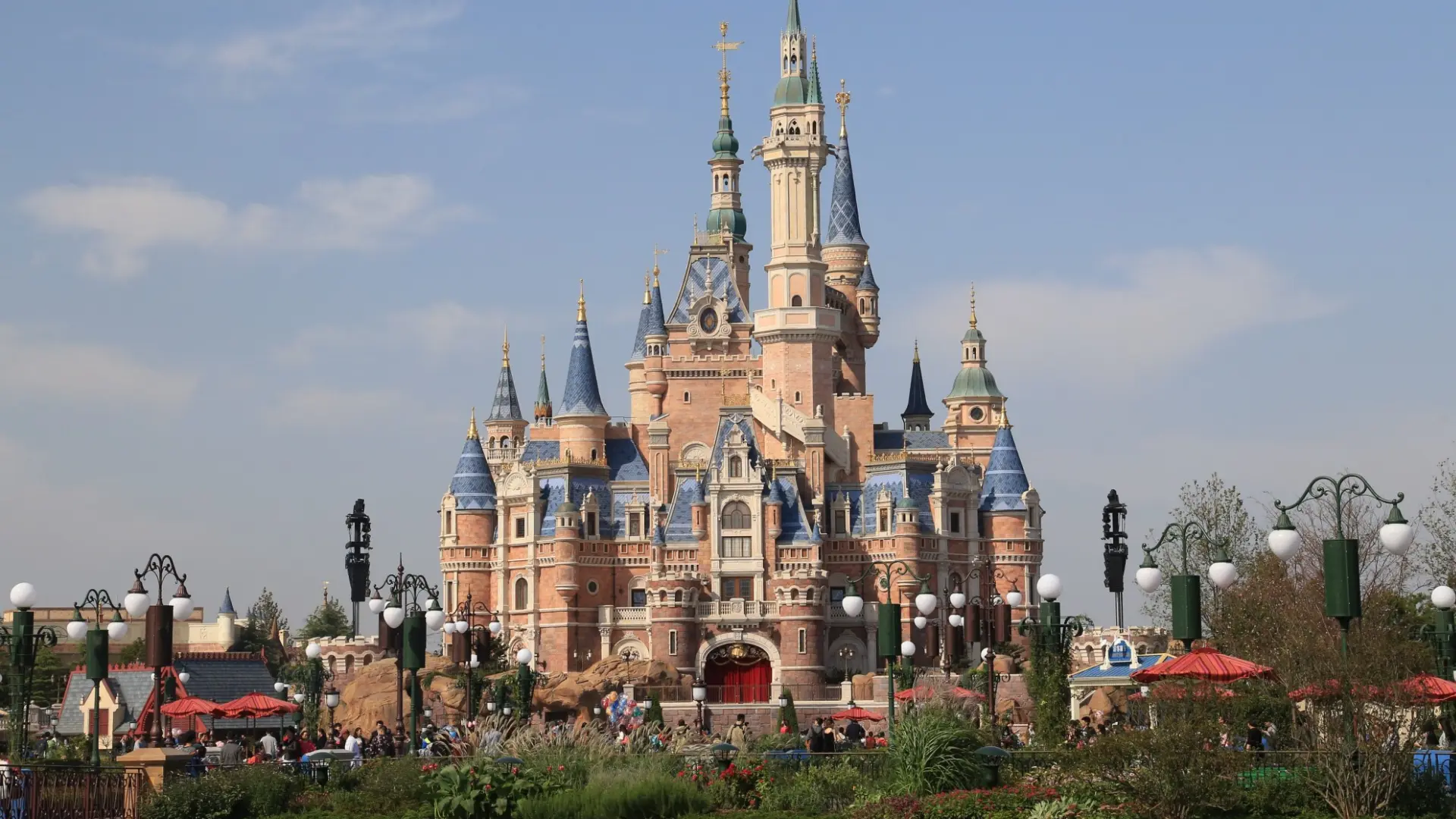 8D FESTIVE YEAR END DUAL THEME PARK